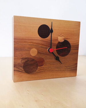 orologio da tavolo in legno