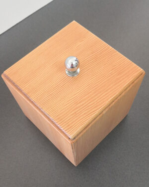 scatola in legno portagioie con coperchio