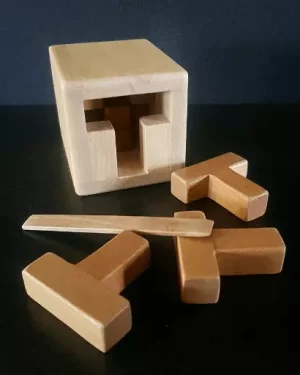 Rompicapo in legno scatola